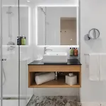 Hotel By Ihg