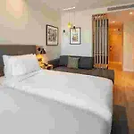 By Ihg