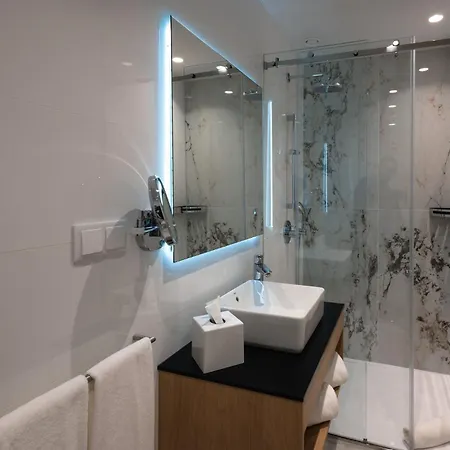By Ihg فندق 4*