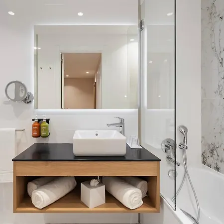 Ξενοδοχείο By Ihg