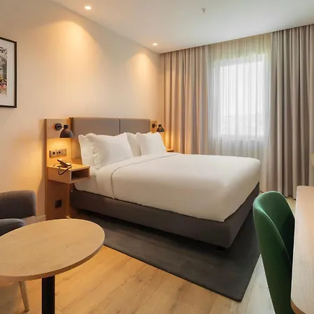 By Ihg 酒店