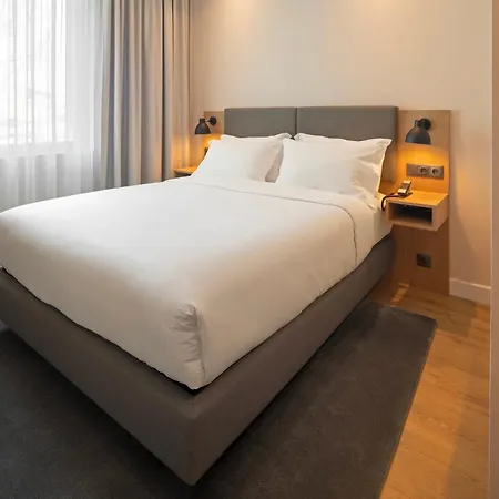 Ξενοδοχείο By Ihg Μπράγκα