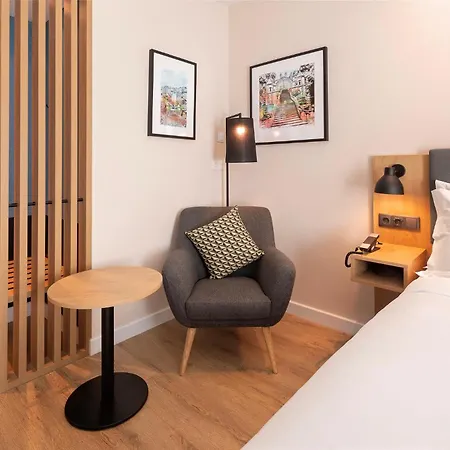 By Ihg Ξενοδοχείο