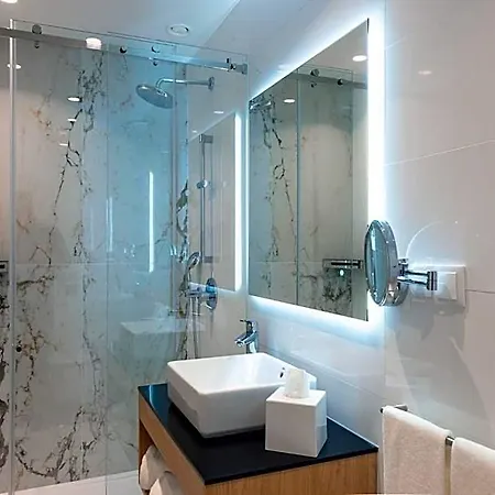 By Ihg 호텔 4*